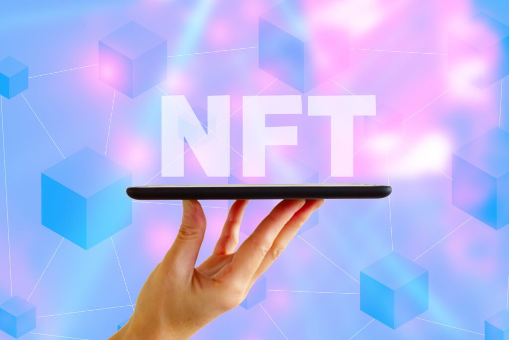 タブレットとNFTの文字